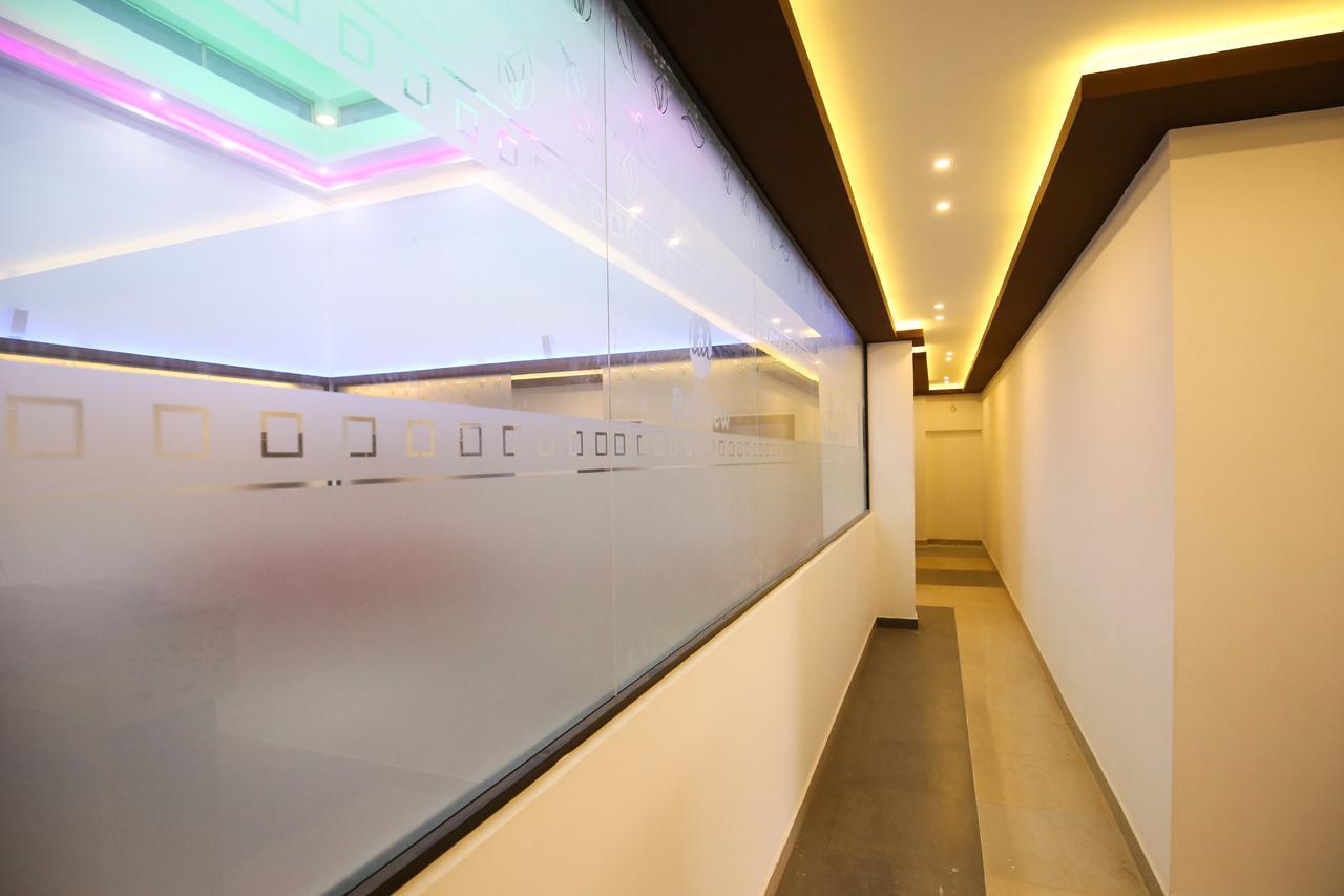 Oyo 10152 Rail View Residency Hotel Alappuzha Екстериор снимка